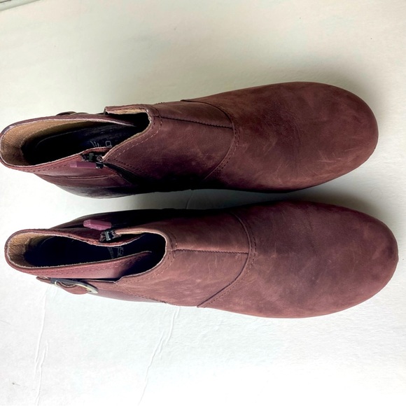 Dansko Shirley Leather Ankle Boot burgundy wedge heel size 40 - Picture 3 of 11